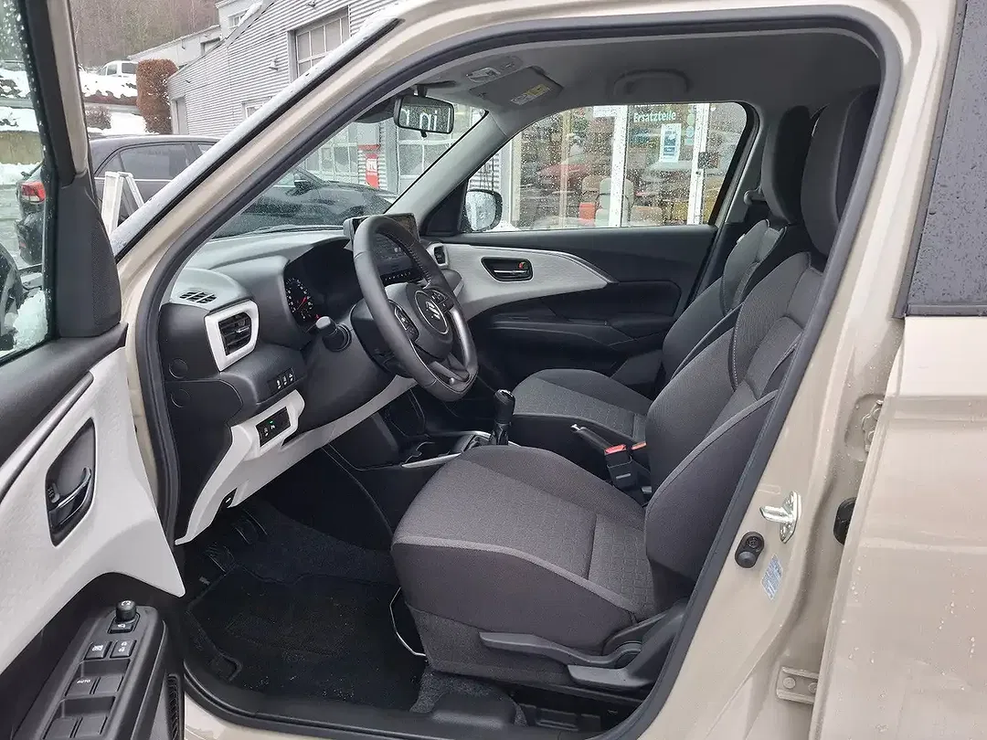 Suzuki Swift - Thumbnail 10