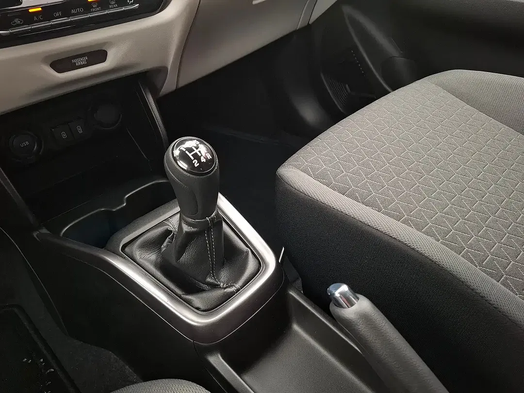 Suzuki Swift - Thumbnail 14
