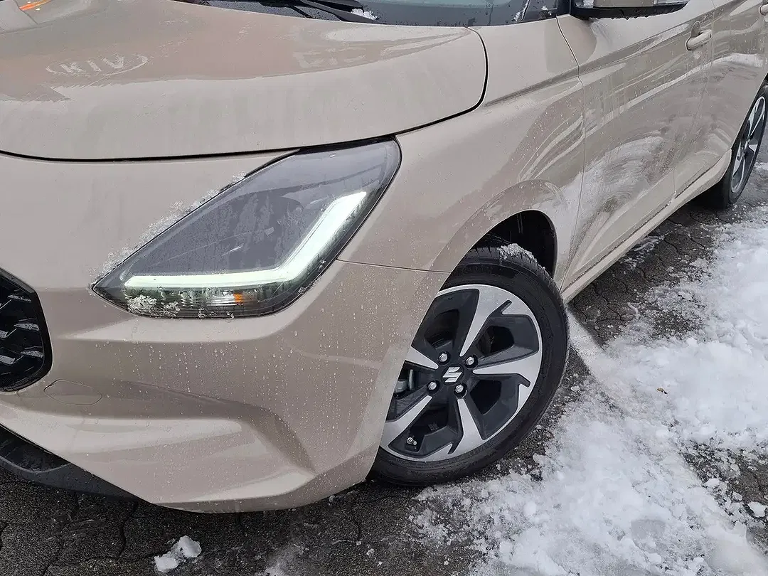 Suzuki Swift - Thumbnail 3