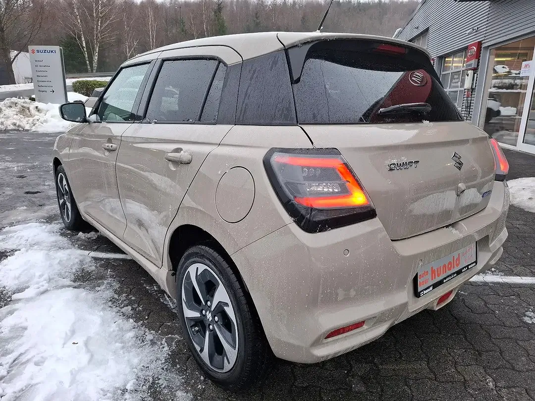 Suzuki Swift - Thumbnail 5