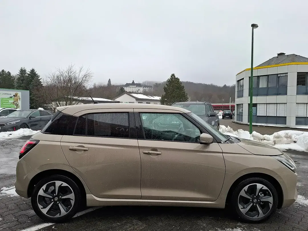 Suzuki Swift - Thumbnail 7