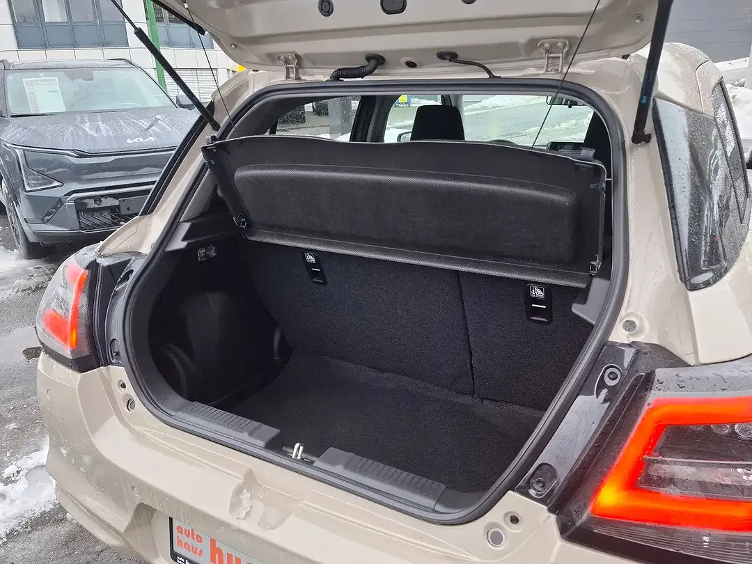 Suzuki Swift - Thumbnail 8