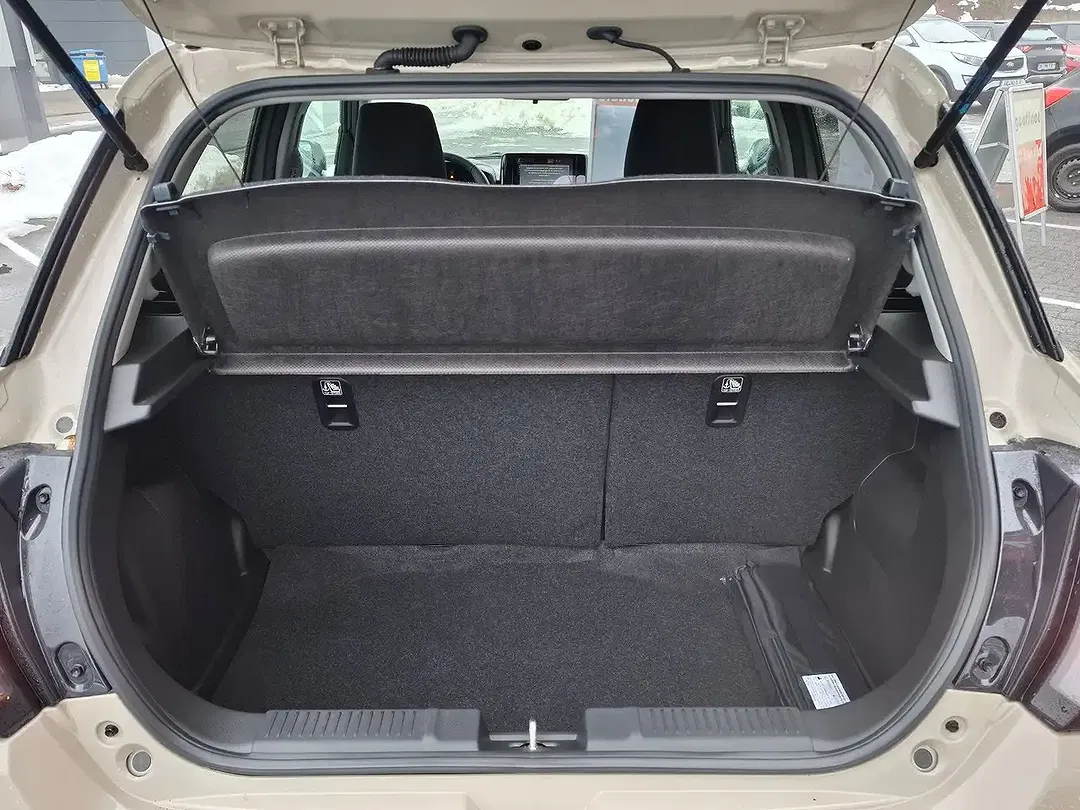 Suzuki Swift - Thumbnail 9