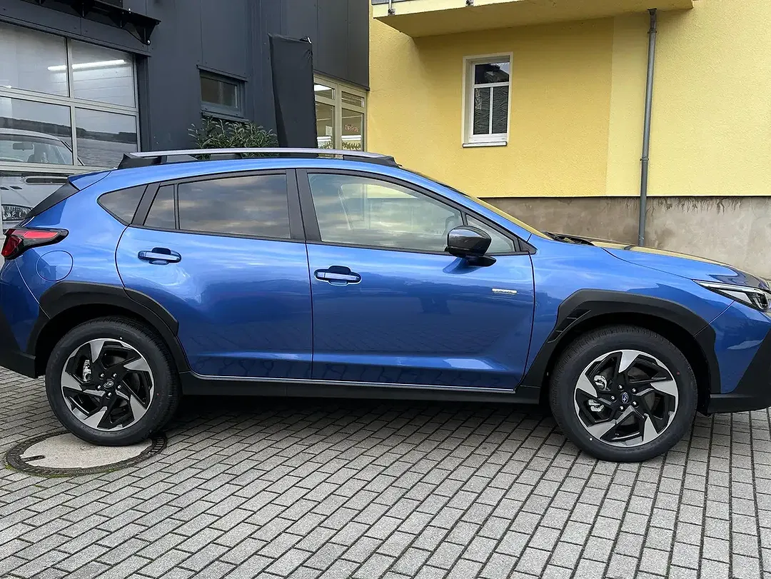 Subaru Crosstrek - Thumbnail 3