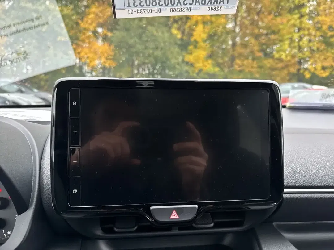 Toyota Yaris - Thumbnail 14