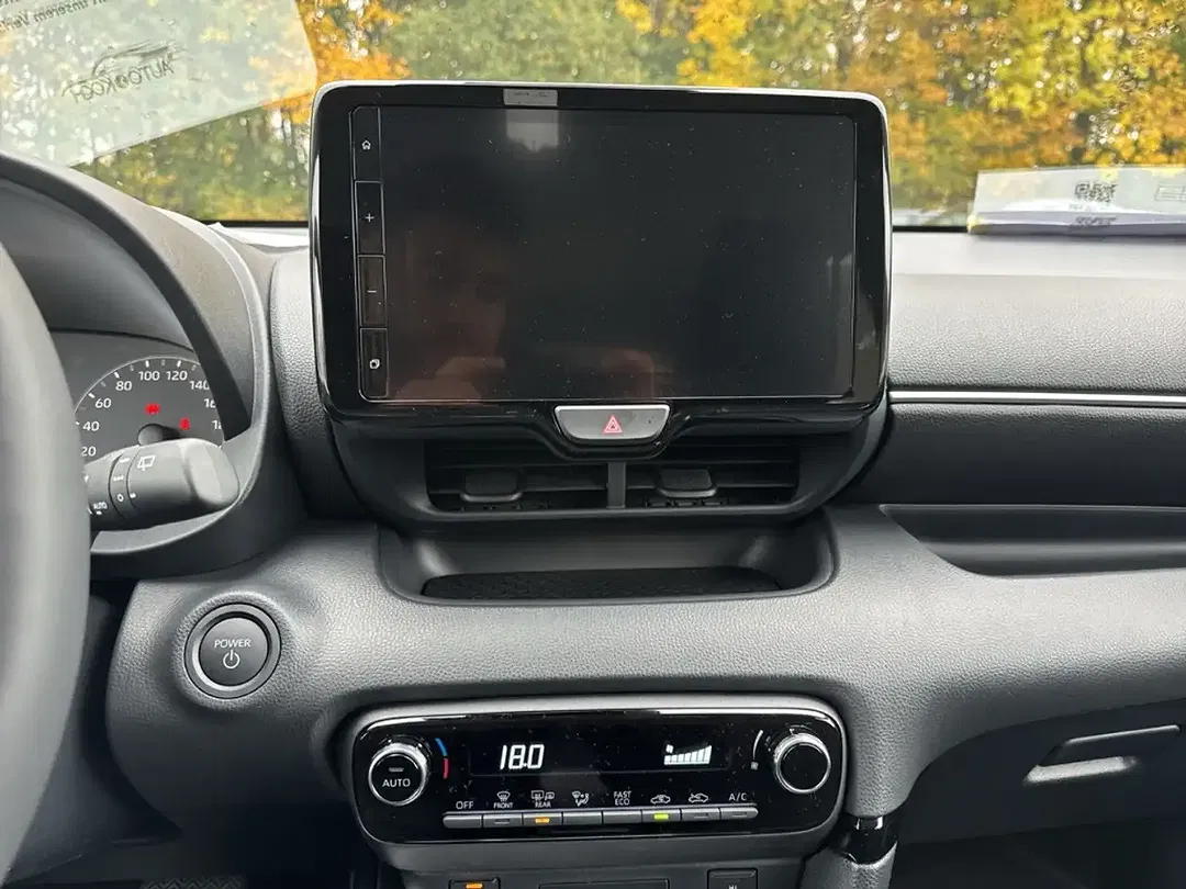 Toyota Yaris - Thumbnail 15