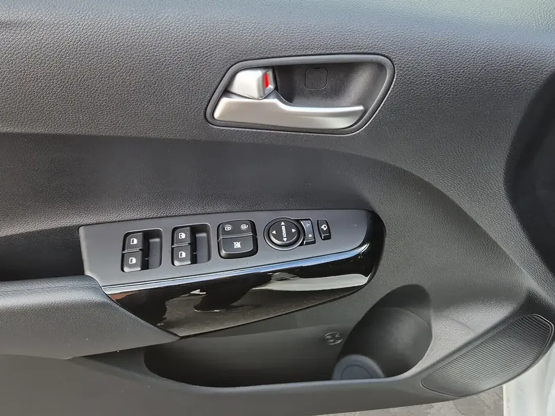 Kia Picanto - Thumbnail 7