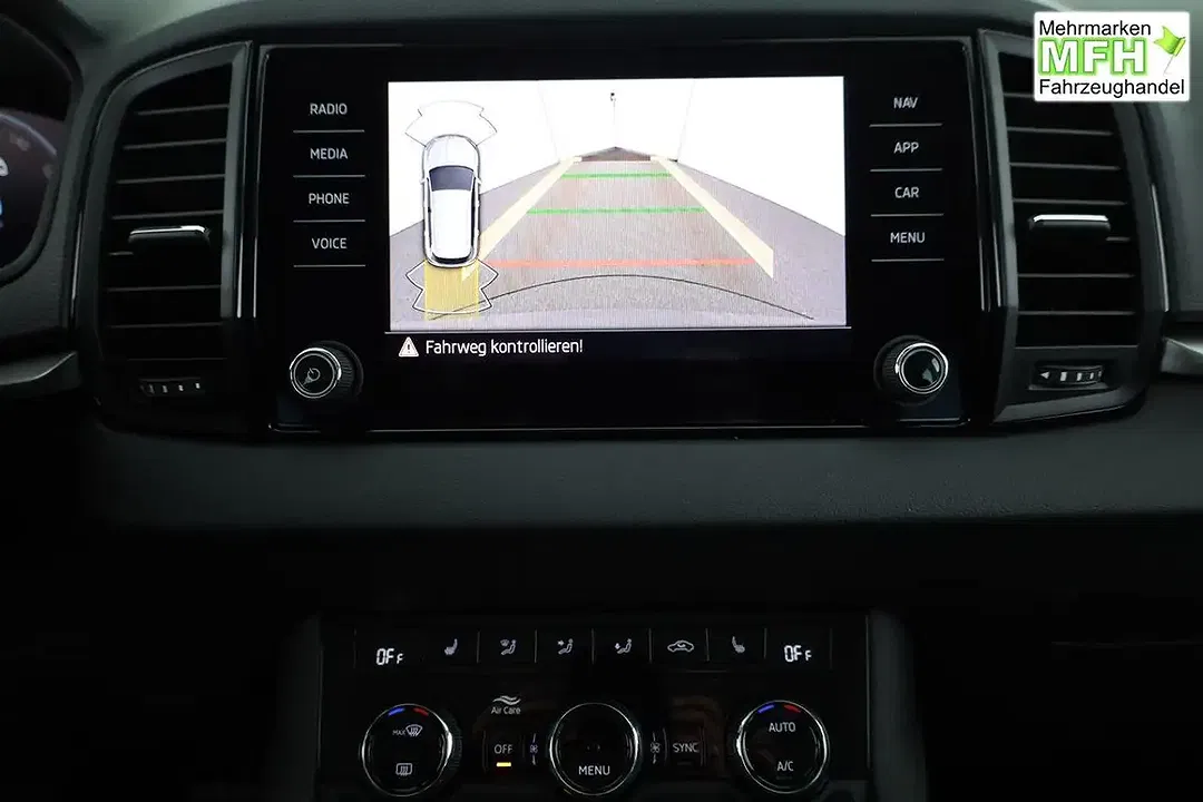Skoda Karoq - Thumbnail 6