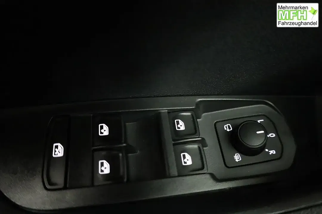 Skoda Karoq - Thumbnail 7