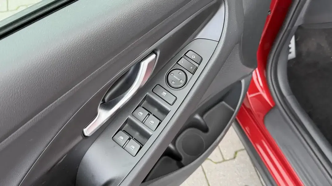 Hyundai i30 - Thumbnail 13