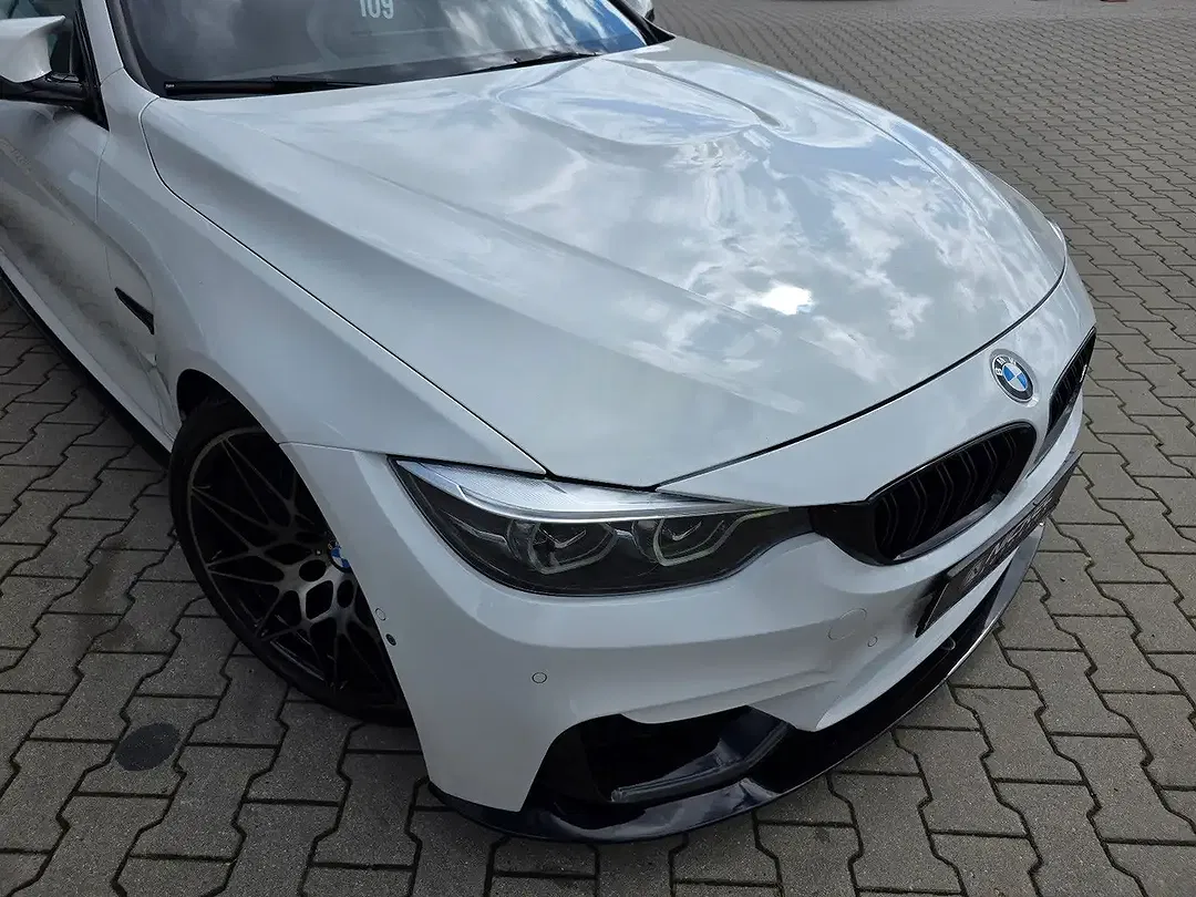 BMW M4 - Thumbnail 10