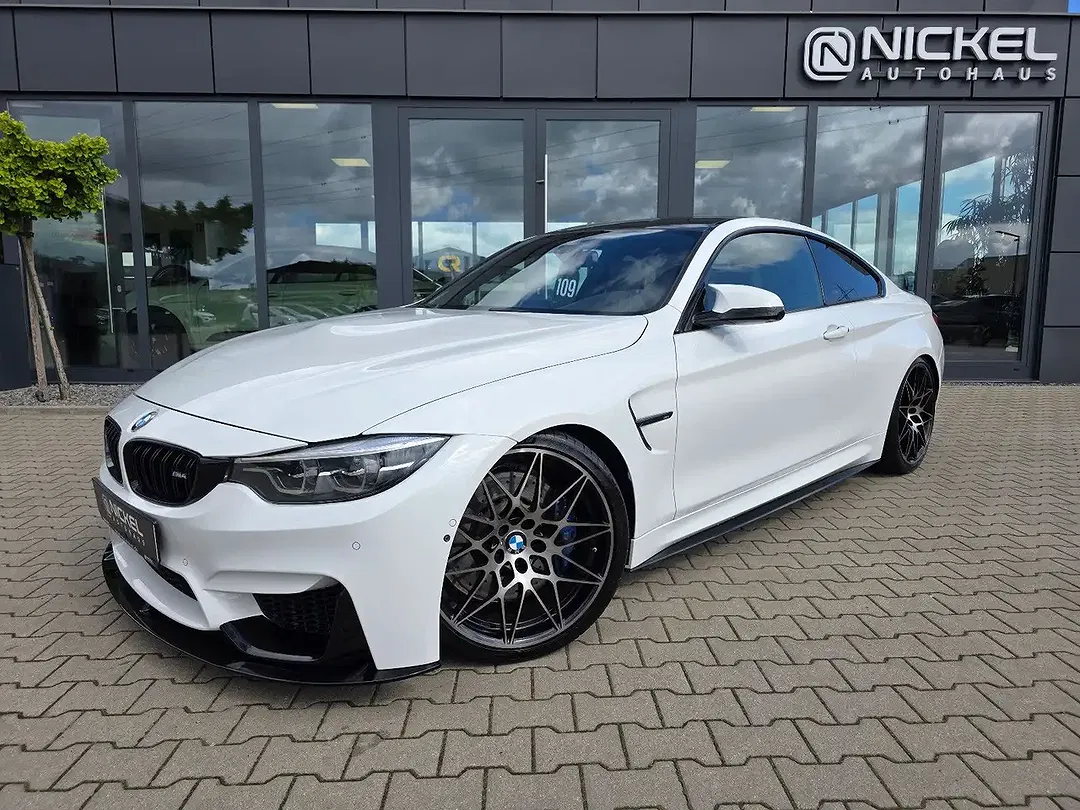 BMW M4 - Thumbnail 2