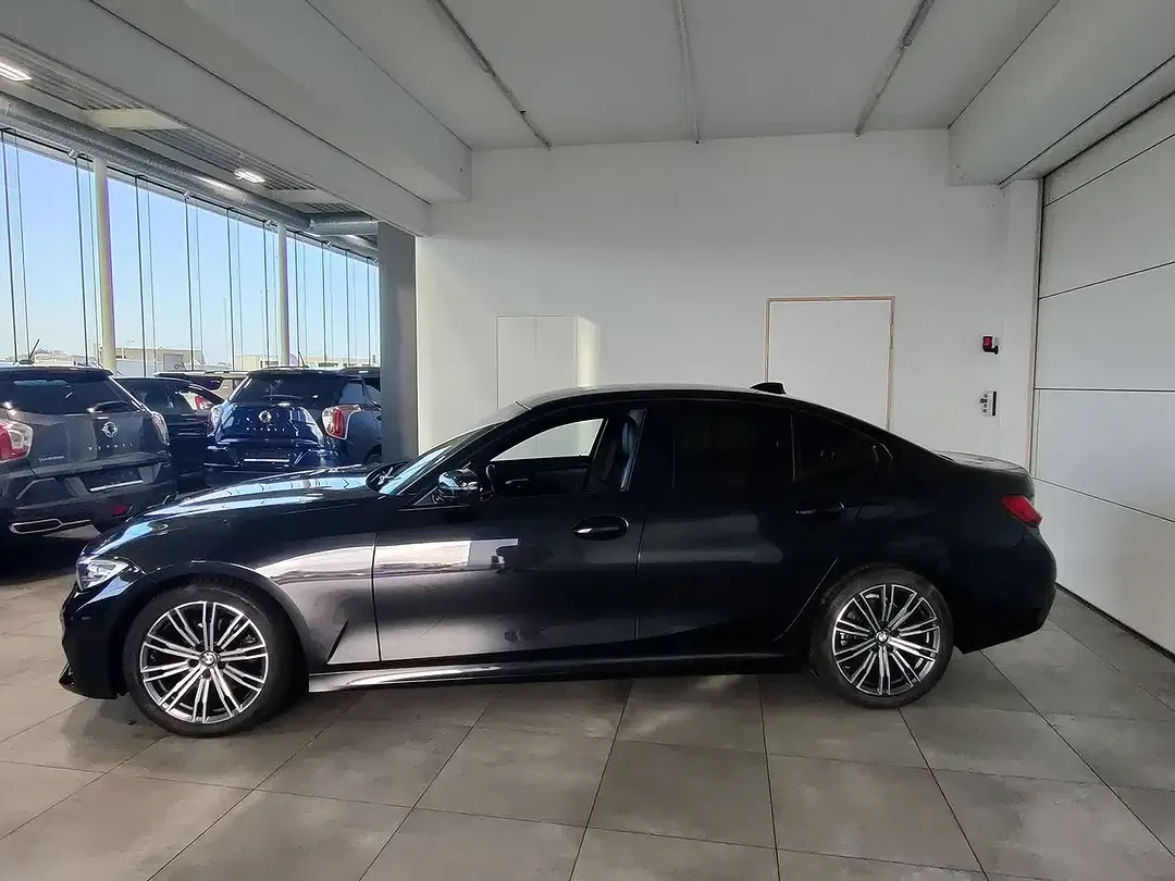 BMW 318 - Thumbnail 3
