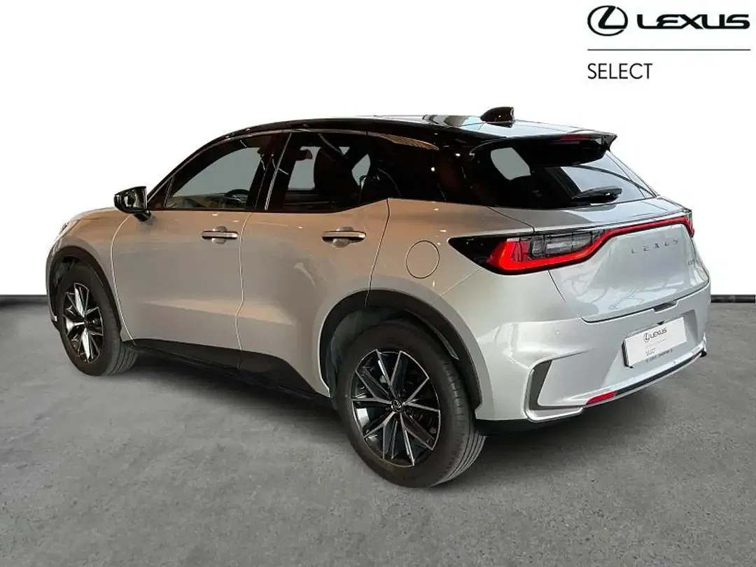 Lexus LBX - Thumbnail 3