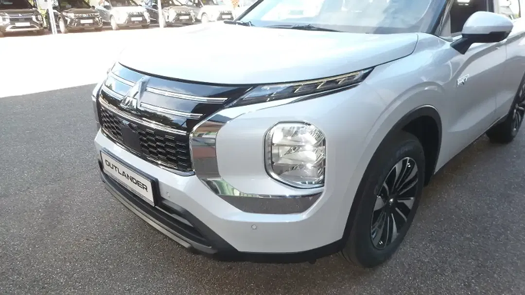 Mitsubishi Outlander - Thumbnail 15