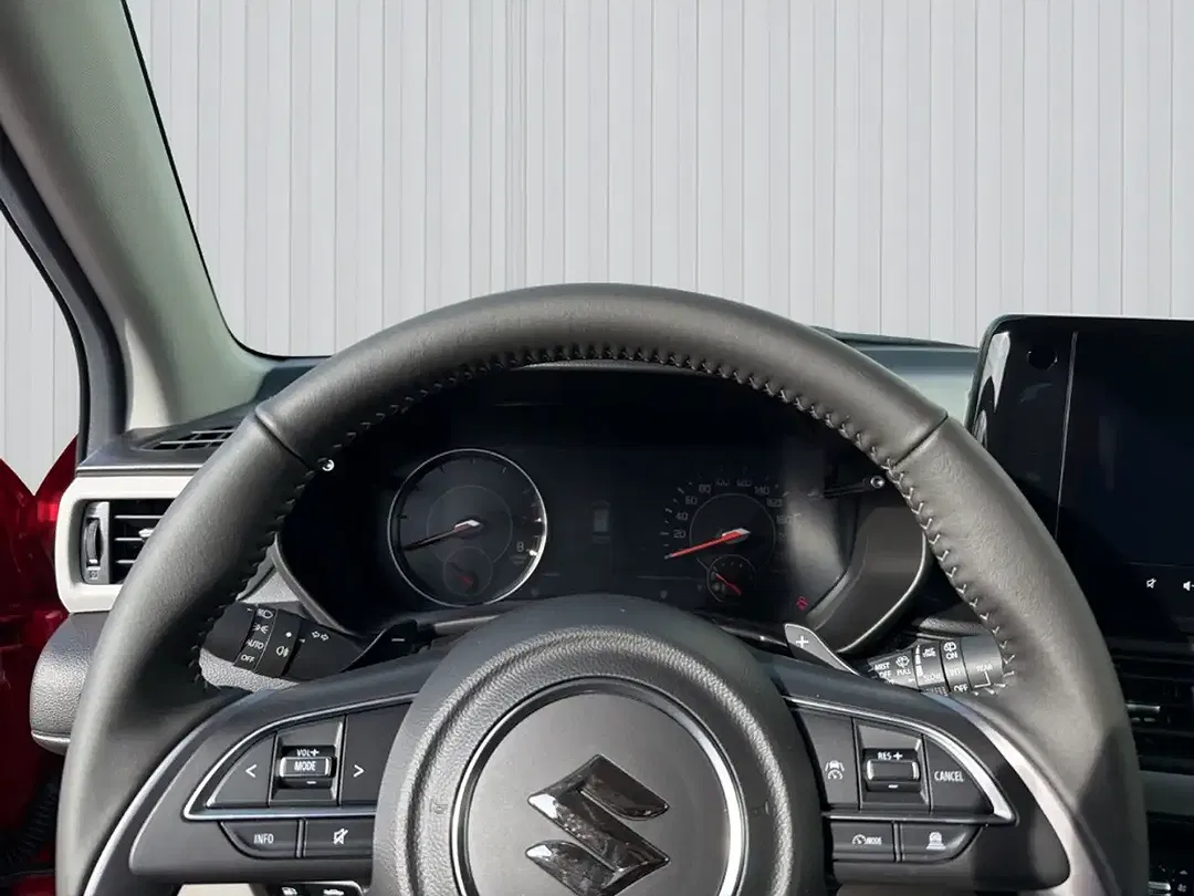Suzuki Swift - Thumbnail 12