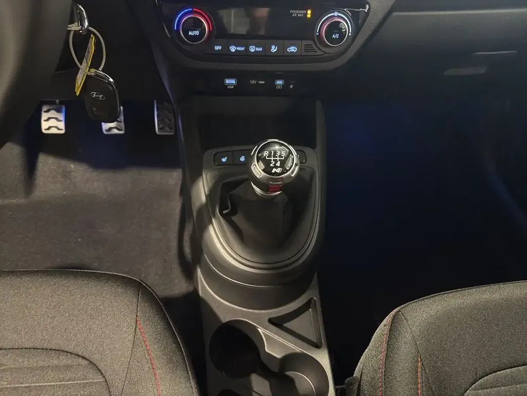 Hyundai i10 - Thumbnail 14