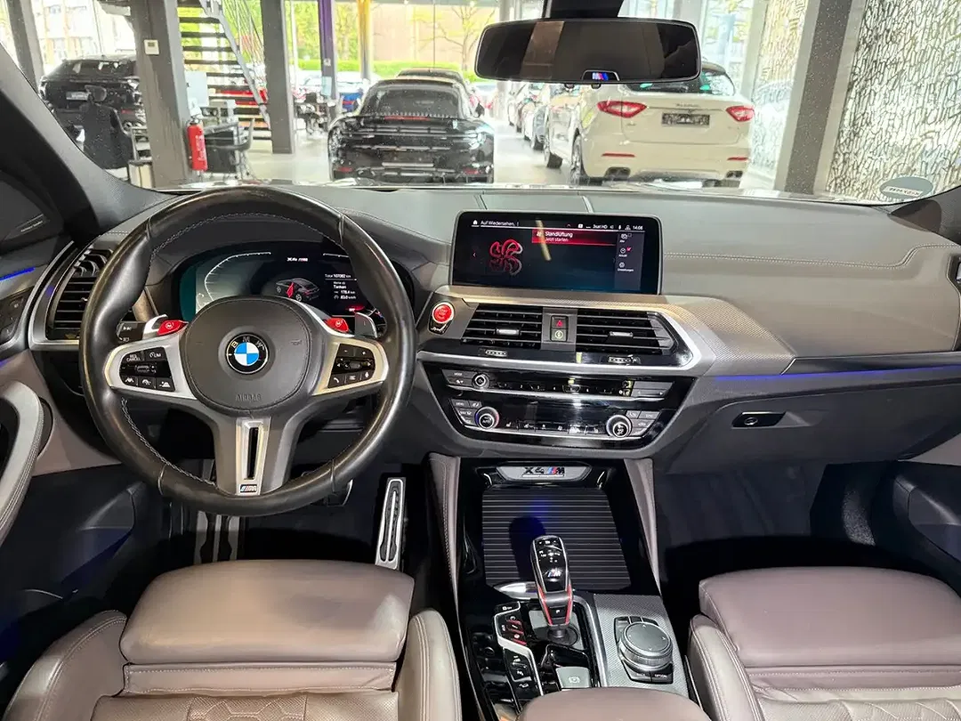 BMW X4 M - Thumbnail 11