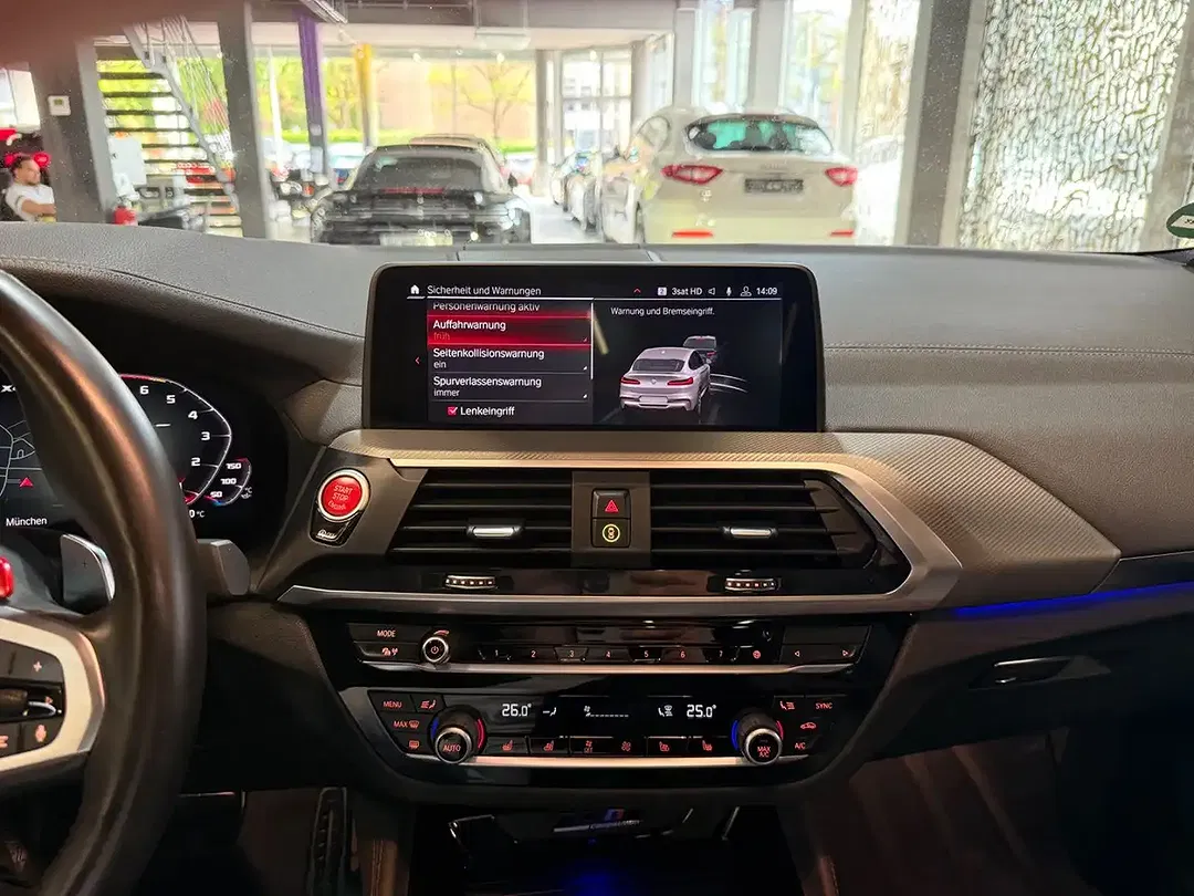 BMW X4 M - Thumbnail 22