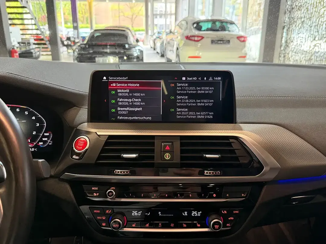 BMW X4 M - Thumbnail 24