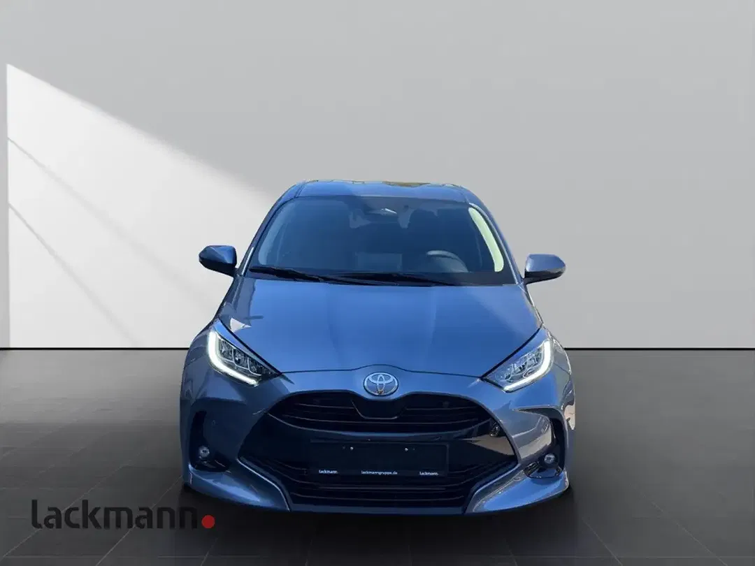 Toyota Yaris - Thumbnail 2