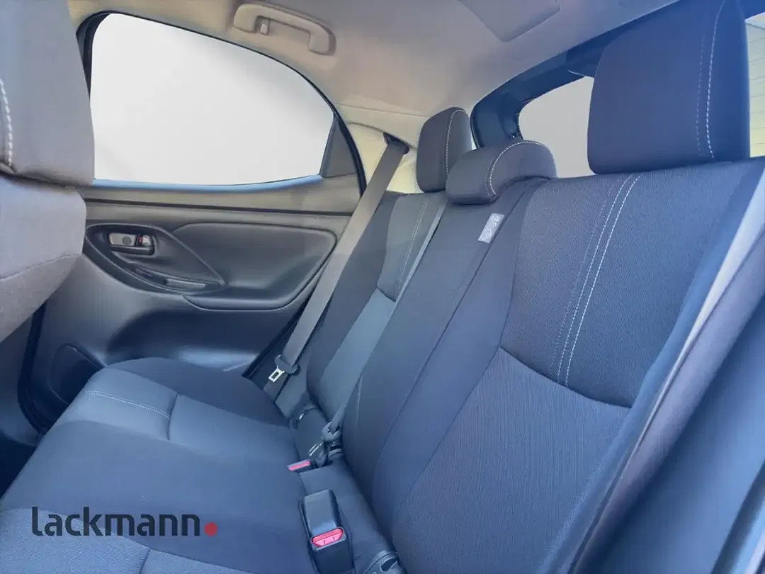 Toyota Yaris - Thumbnail 9
