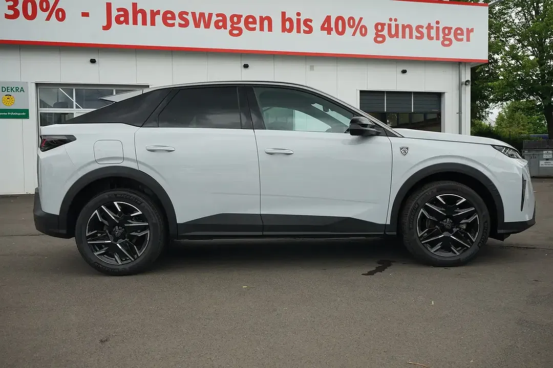 Peugeot 3008 - Thumbnail 2