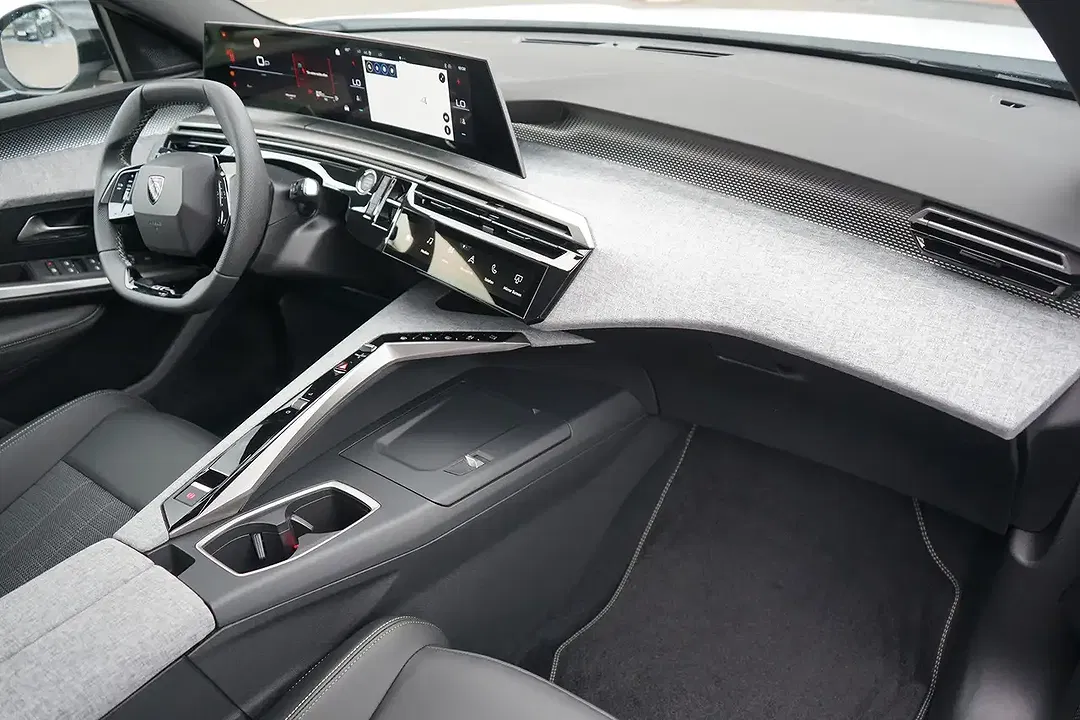 Peugeot 3008 - Thumbnail 4