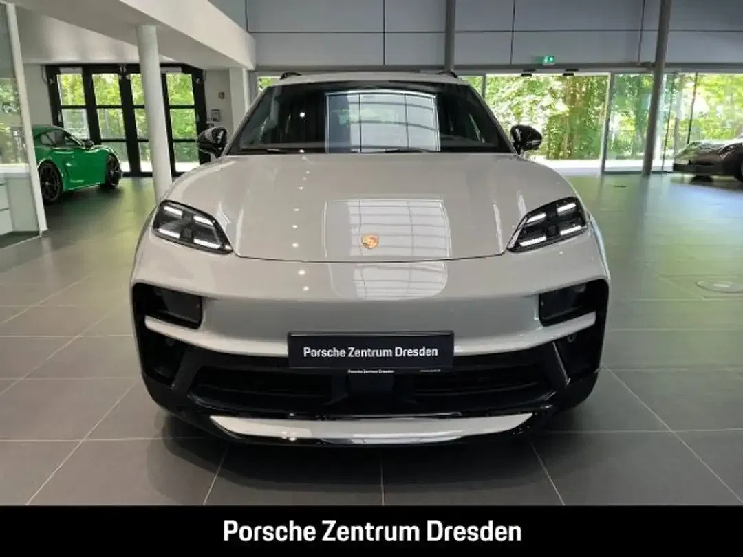 Porsche Macan - Thumbnail 11