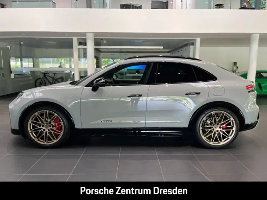 Porsche Macan - Thumbnail 2