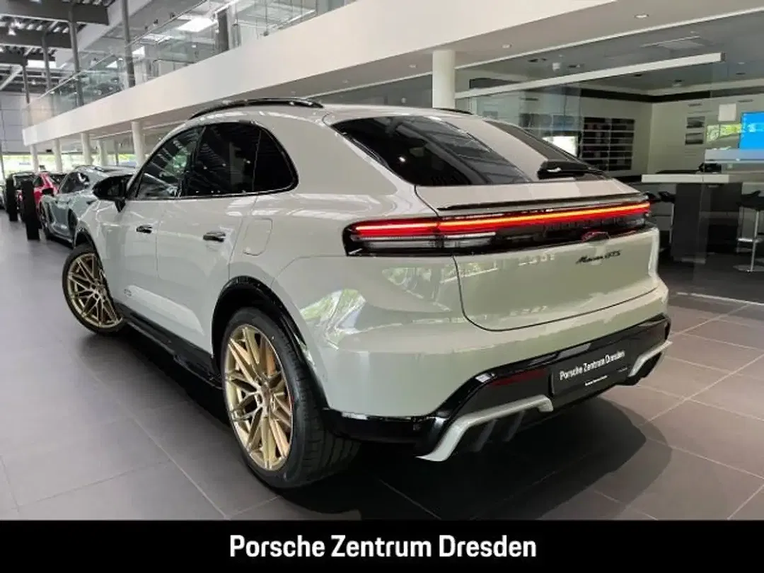 Porsche Macan - Thumbnail 3