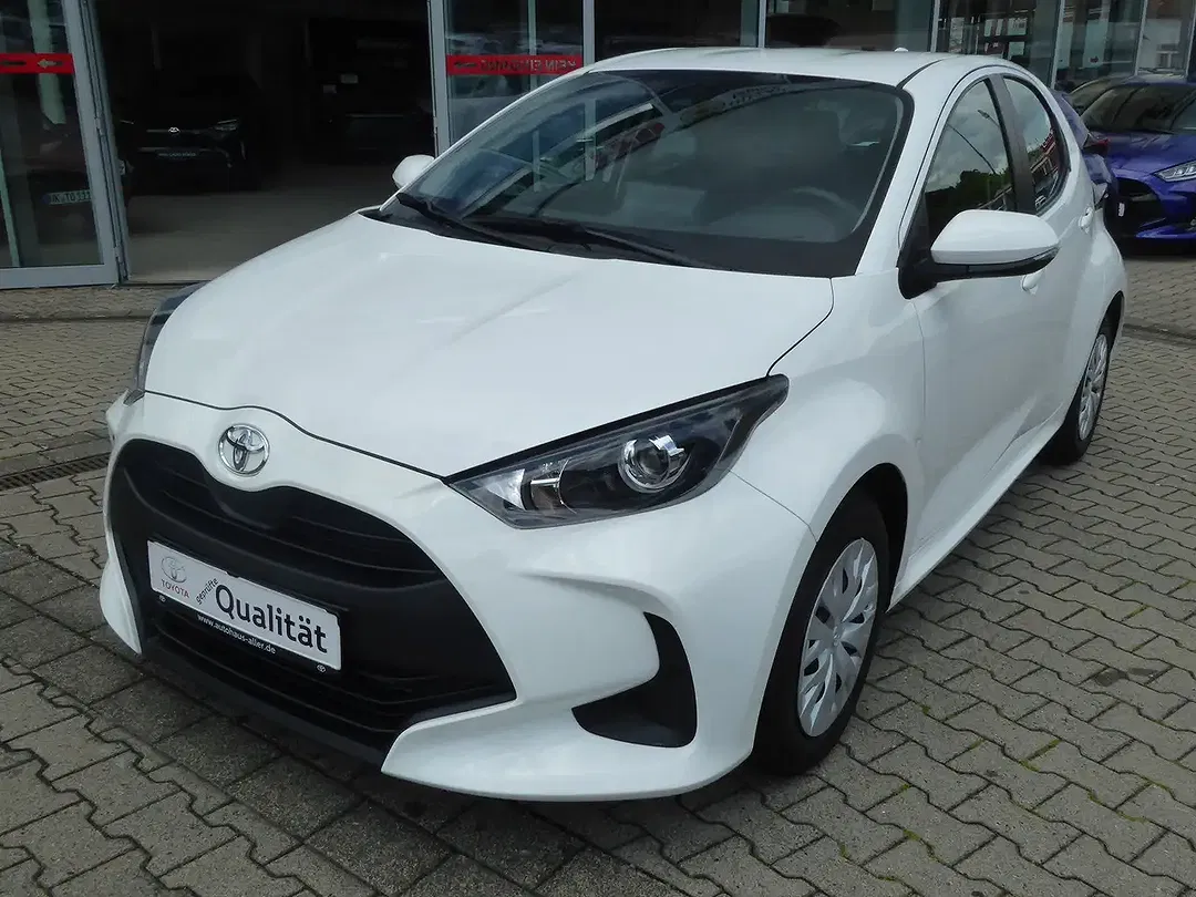Toyota Yaris - Thumbnail 1