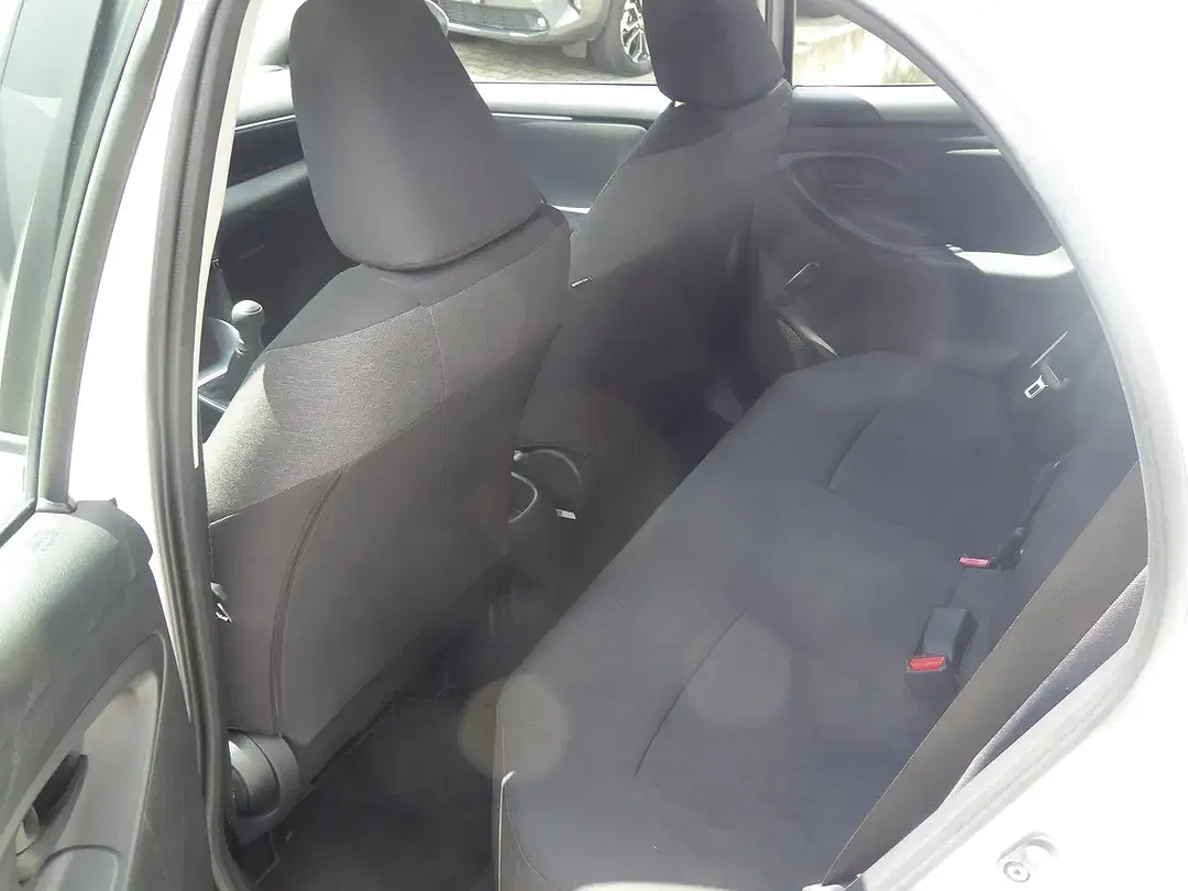 Toyota Yaris - Thumbnail 14
