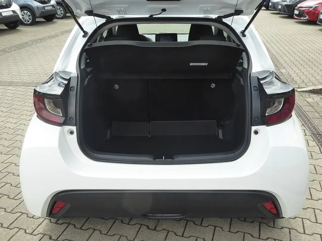 Toyota Yaris - Thumbnail 15