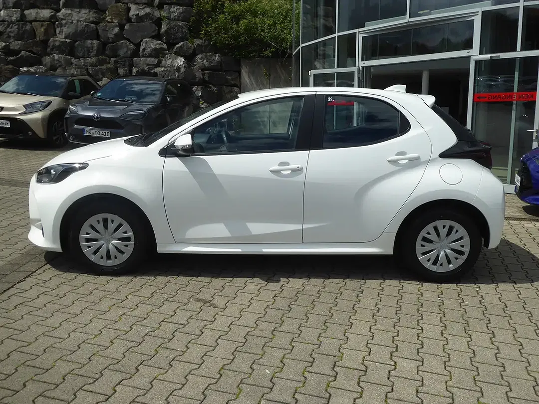 Toyota Yaris - Thumbnail 7