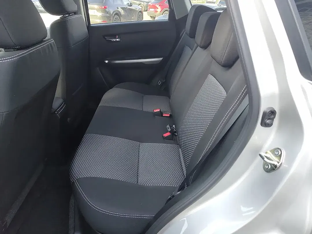 Suzuki Vitara - Thumbnail 10
