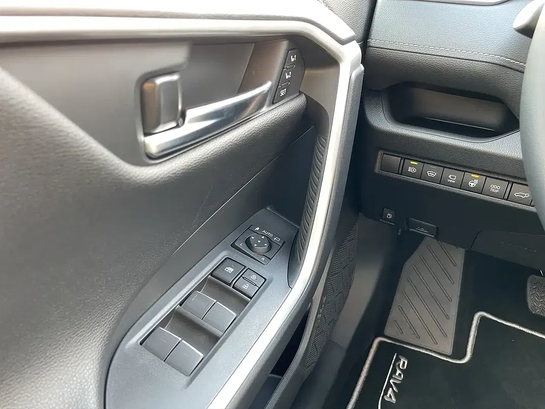 Toyota RAV 4 - Thumbnail 15