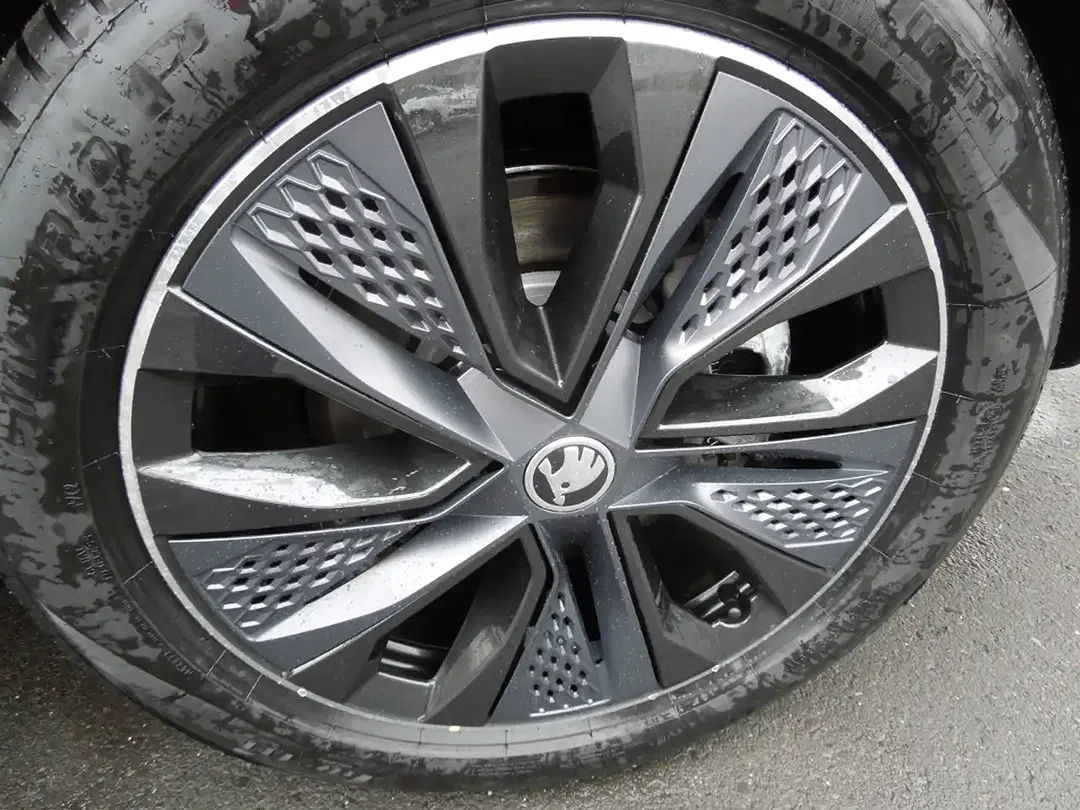 Skoda Karoq - Thumbnail 14