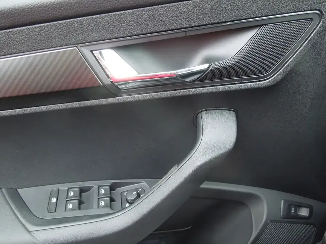 Skoda Karoq - Thumbnail 8