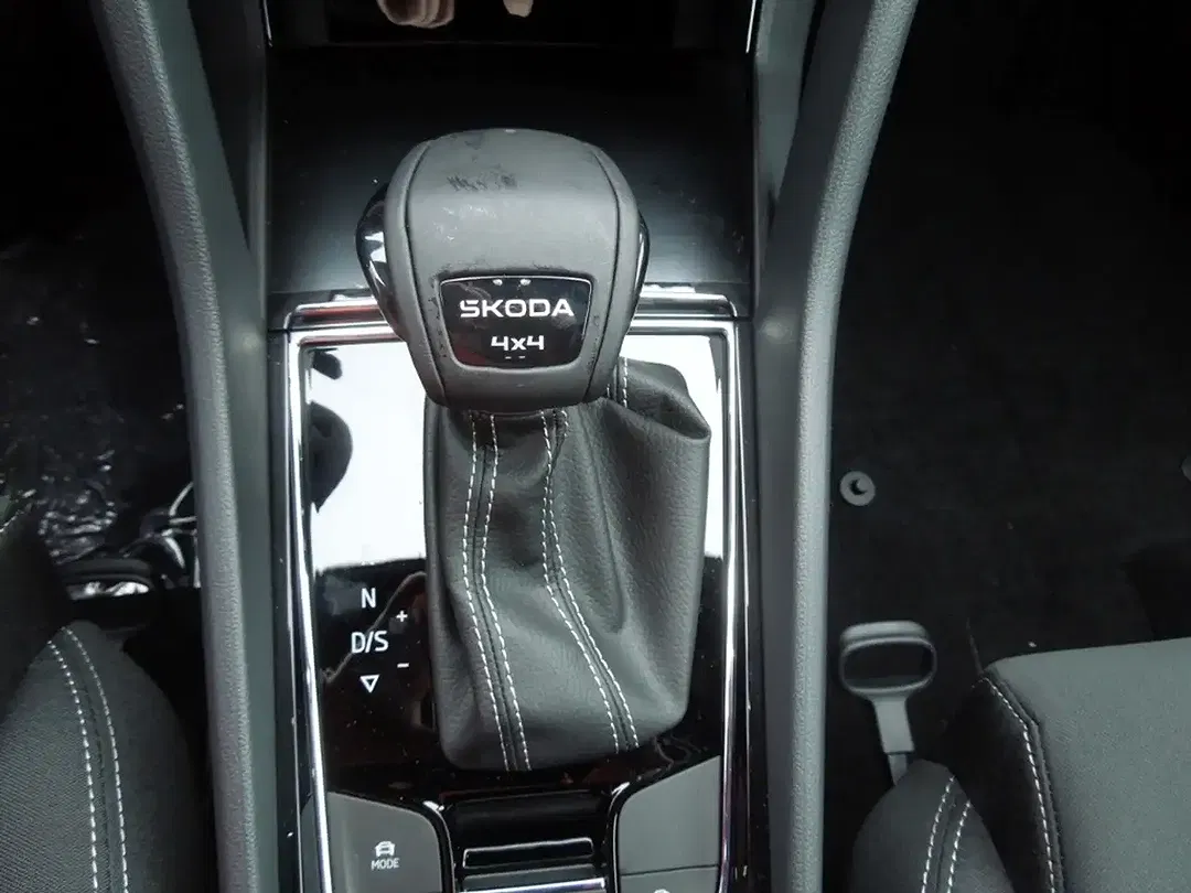 Skoda Karoq - Thumbnail 9
