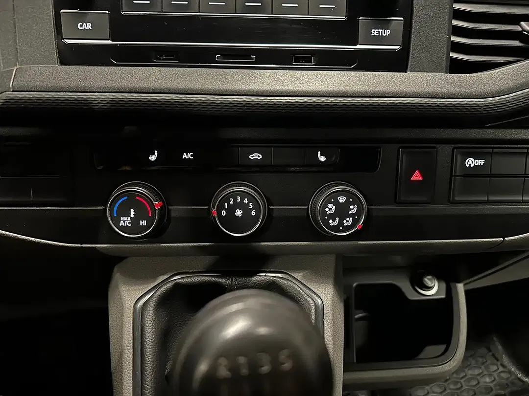 Volkswagen Transporter - Thumbnail 17