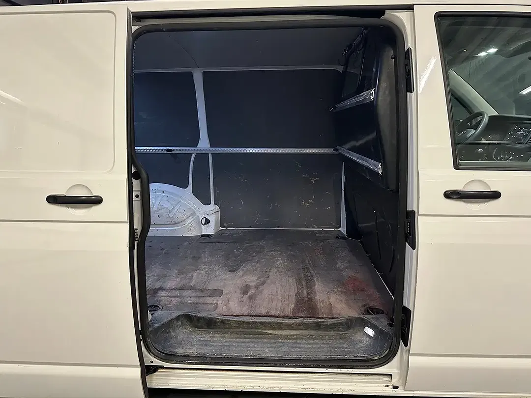 Volkswagen Transporter - Thumbnail 18