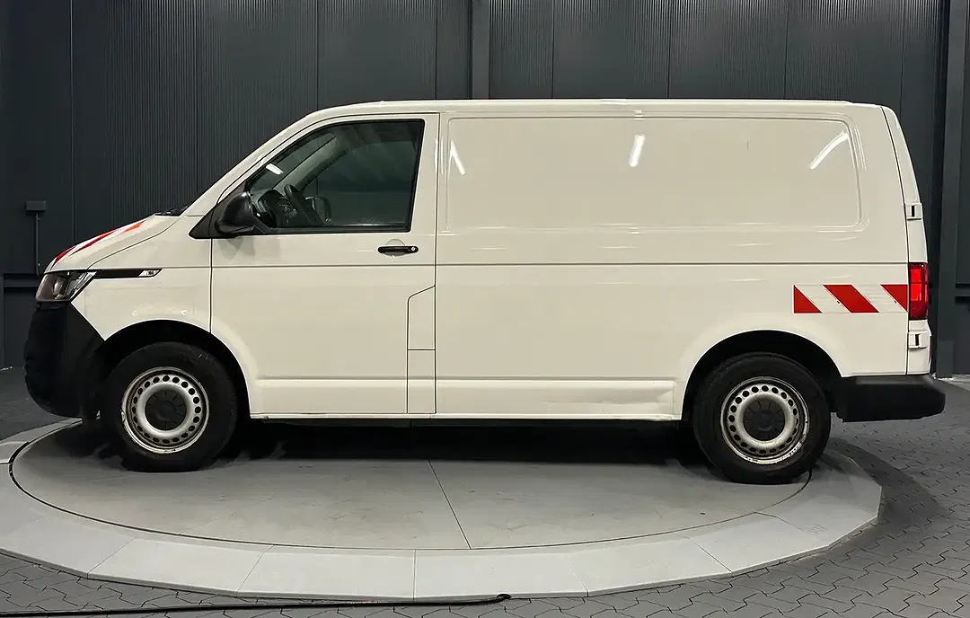 Volkswagen Transporter - Thumbnail 2