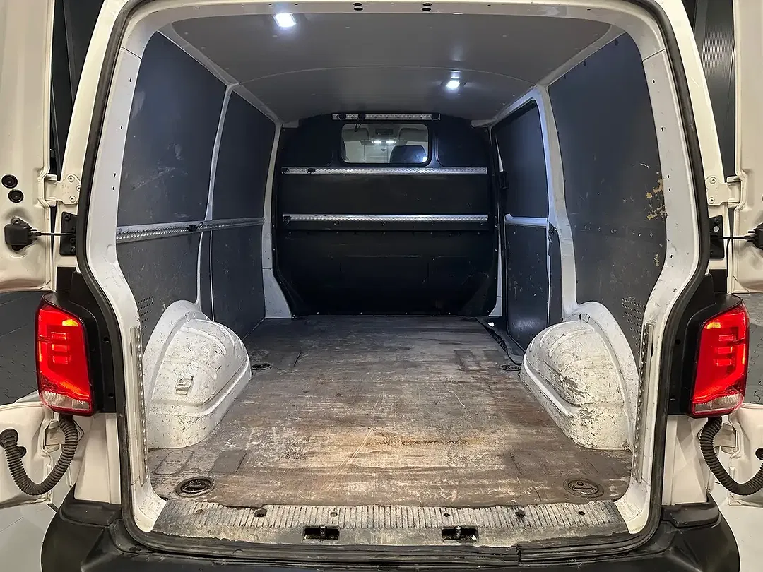 Volkswagen Transporter - Thumbnail 21