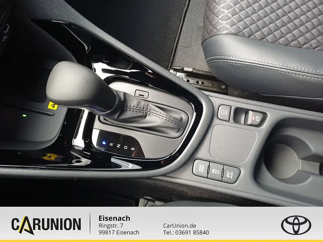 Toyota Yaris - Thumbnail 14