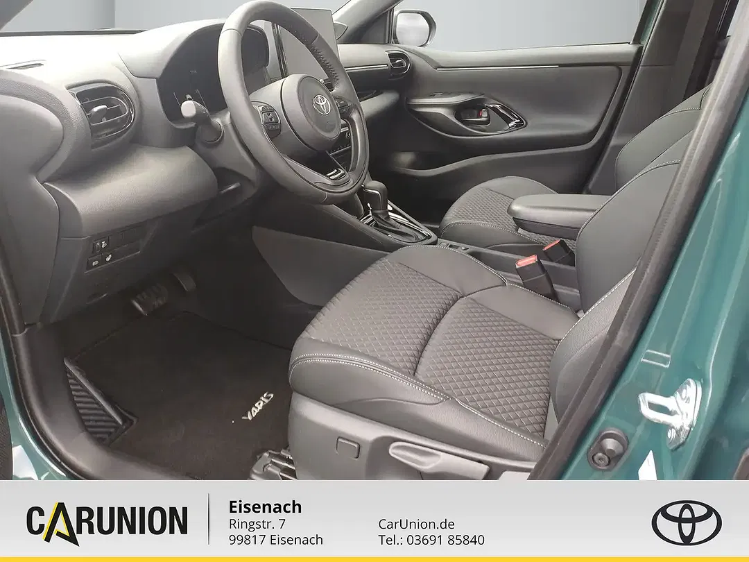Toyota Yaris - Thumbnail 7