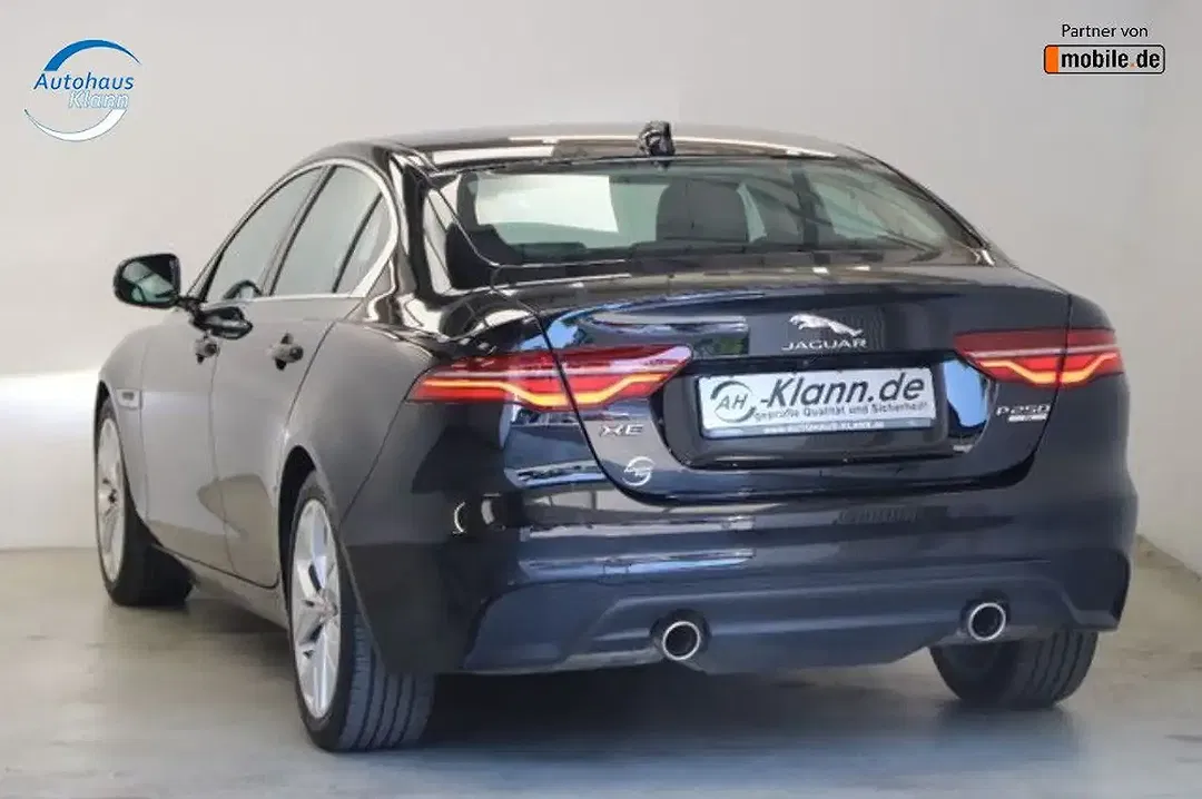 Jaguar XE - Thumbnail 7