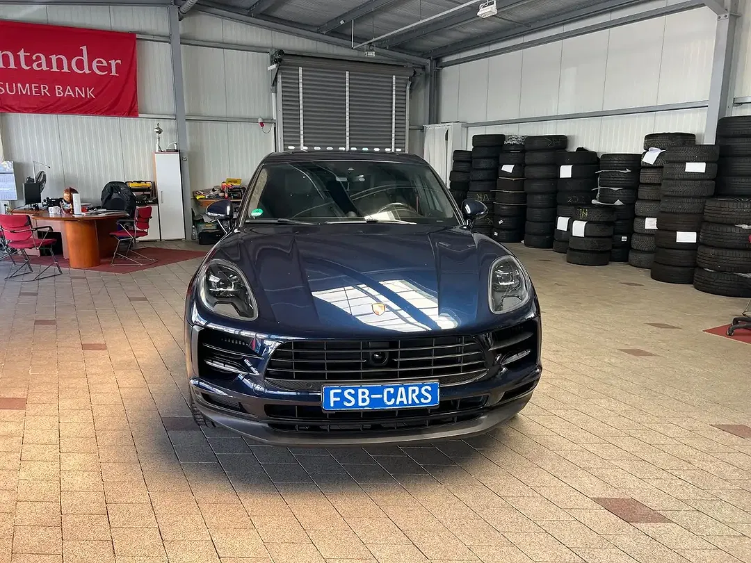 Porsche Macan - Thumbnail 3