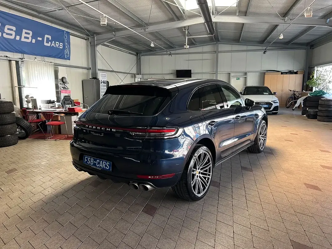 Porsche Macan - Thumbnail 4