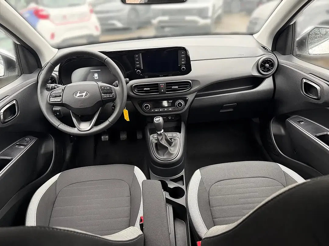Hyundai i10 - Thumbnail 9